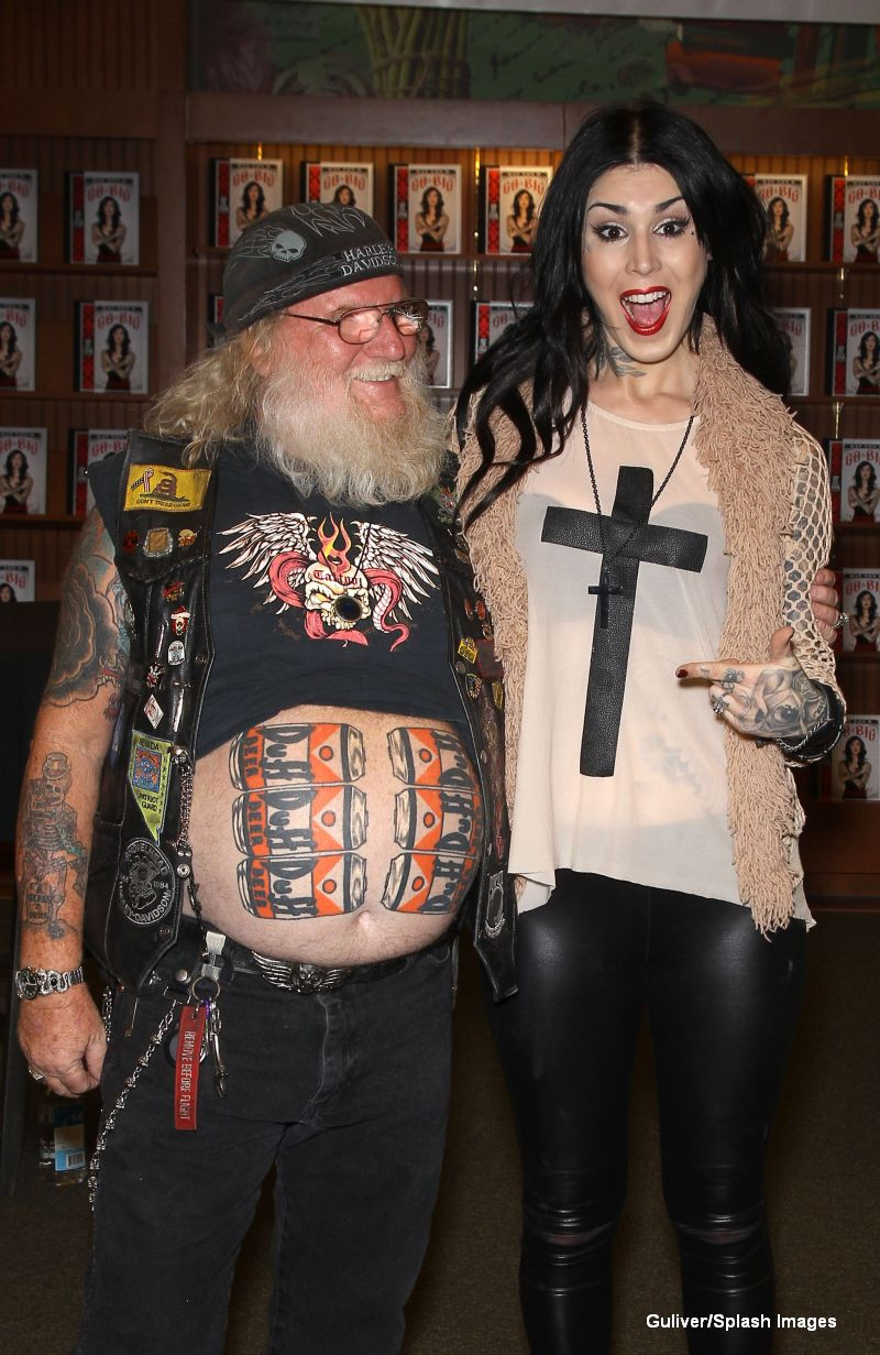 Tatuajul care a impresionat-o pana si pe Kat Von D. Ce si-a "desenat" un barbat pe burta. FOTO