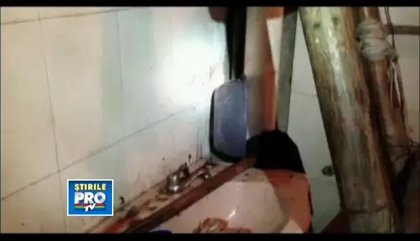 CLIPUL ZILEI: Bebelus din China, salvat dintr-o conducta de canalizare, dupa o operatiune spectaculoasa