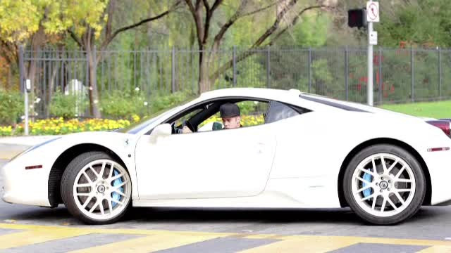 "Justin Bieber ne pune copiii in pericol". Obiceiul cu care si-a infuriat toti vecinii