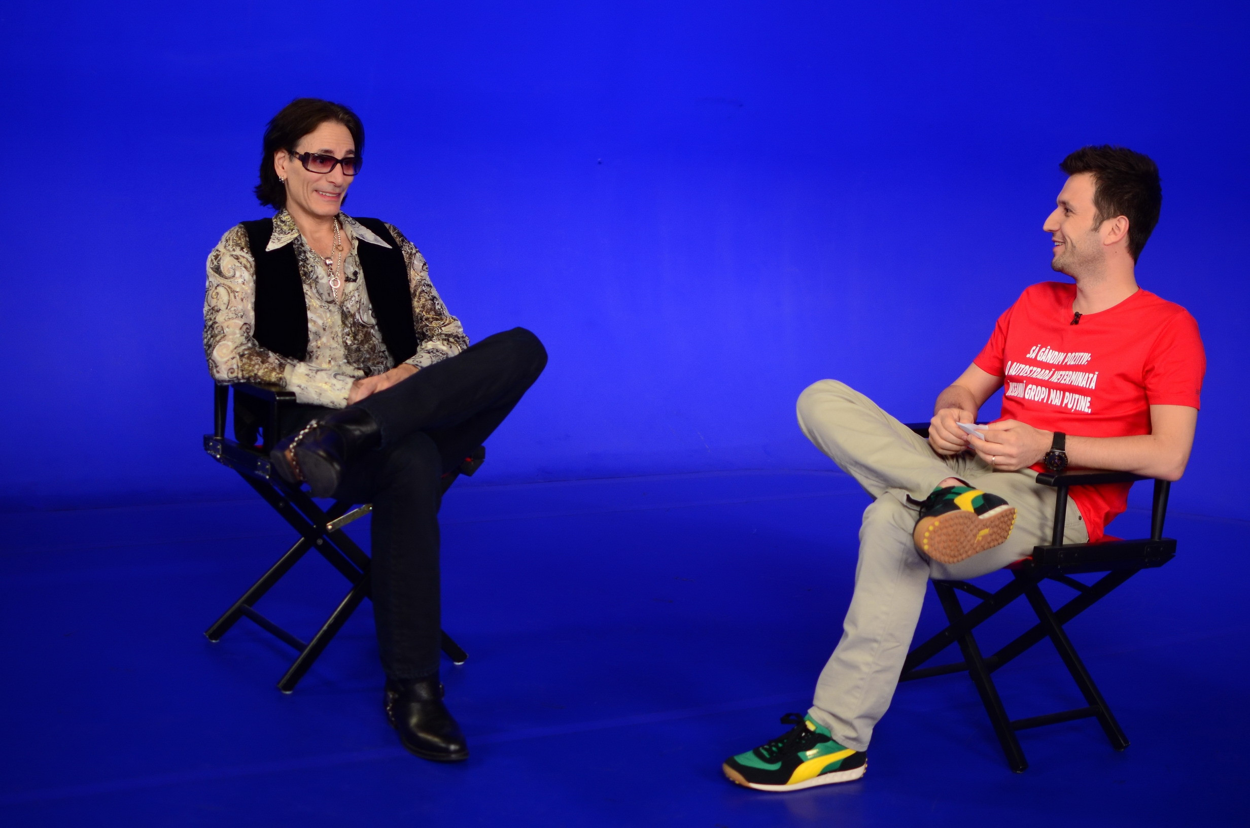 Unul dintre cei mai mari chitaristi ai lumii, Steve Vai, este invitatul lui Andi Moisescu: ApropoTv