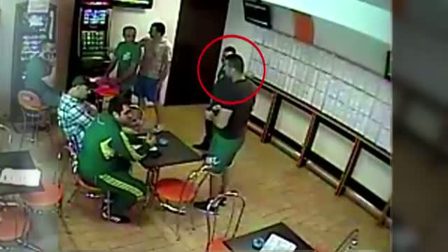 Fratele liderului gruparii care a furat arme de la Ciorogarla, prins intr-un flagrant spectaculos