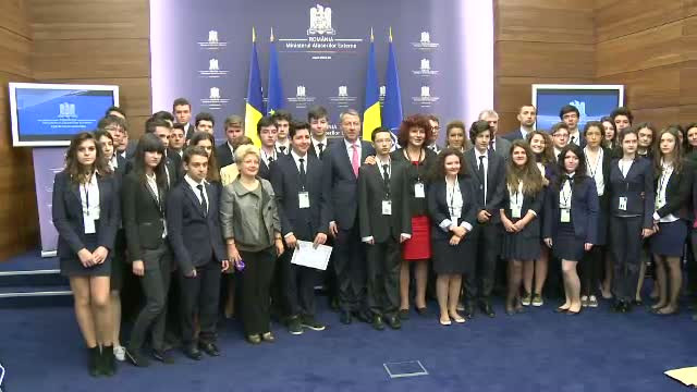 Scoala ''Lauder Reut'' din Bucuresti a sarbatorit 7 ani de cursuri de diplomatie, media si business