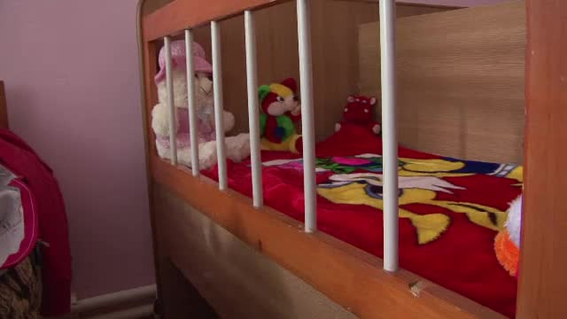 Rasturnare de situatie in cazul fetitei ucisa in bataie la Braila. Mama ei e principalul suspect