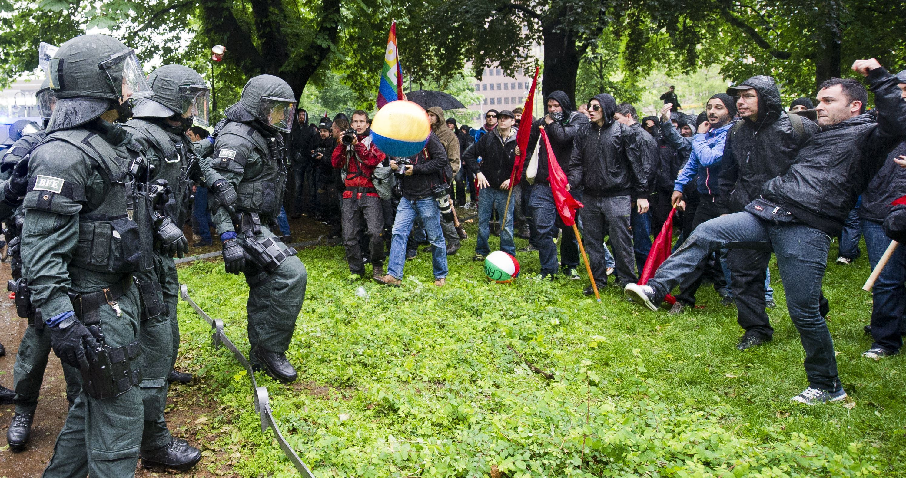 Protestele anti-austeritate de la Frankfurt s-au incheiat. Peste 1.000 de oameni au iesit in strada