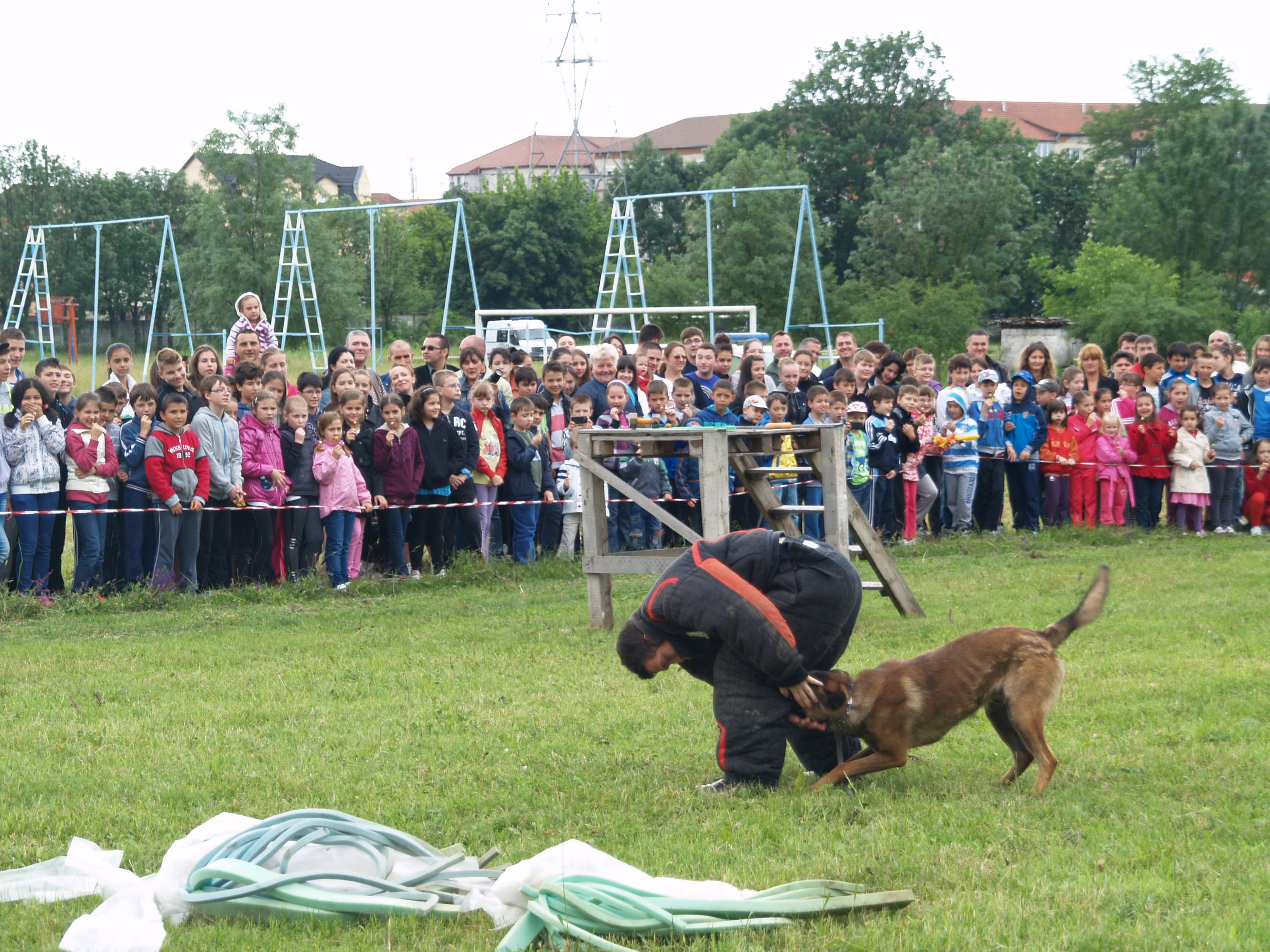 Peste 300 de copii au sarbatorit 1 iunie mai devreme la Politia de Frontiera. GALERIE FOTO