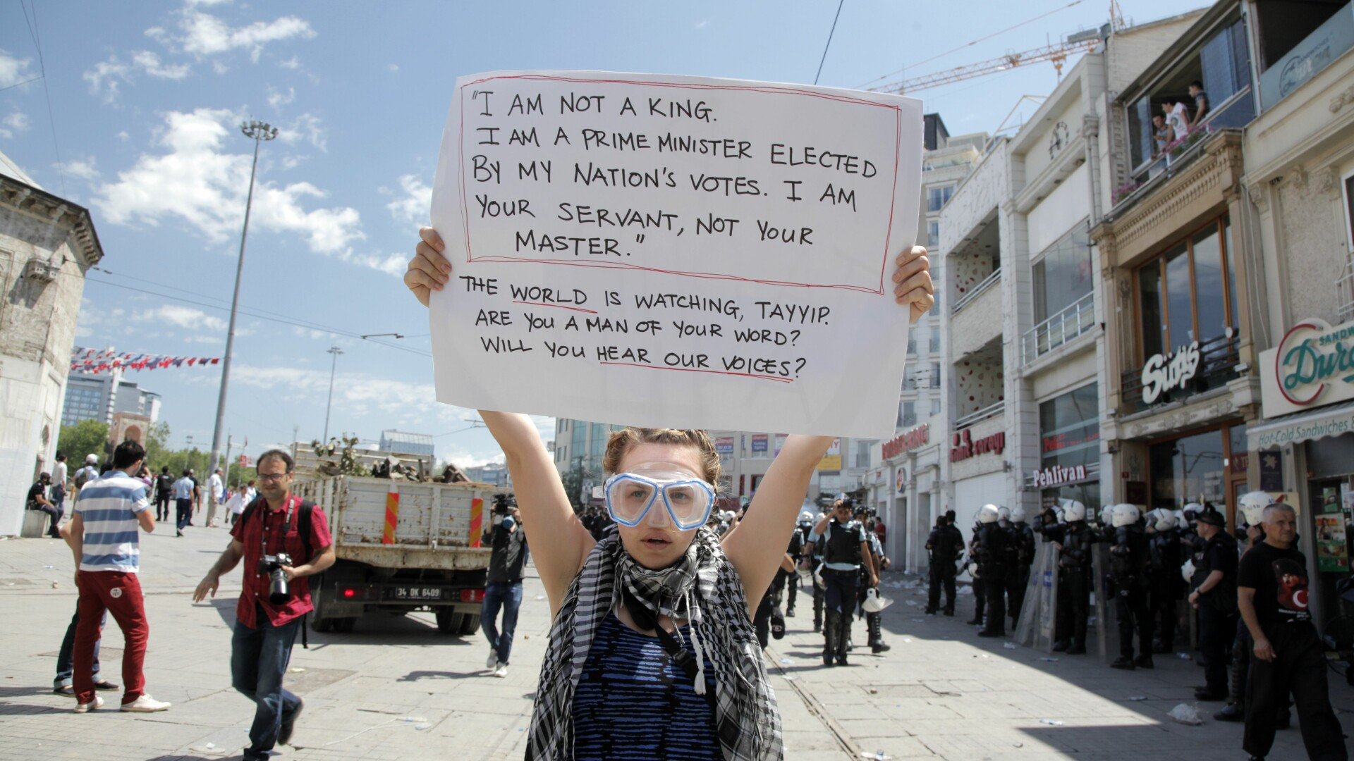 Avertismentul MAE pentru turistii romani din Istanbul. Ce zone sunt periculoase in urma protestelor
