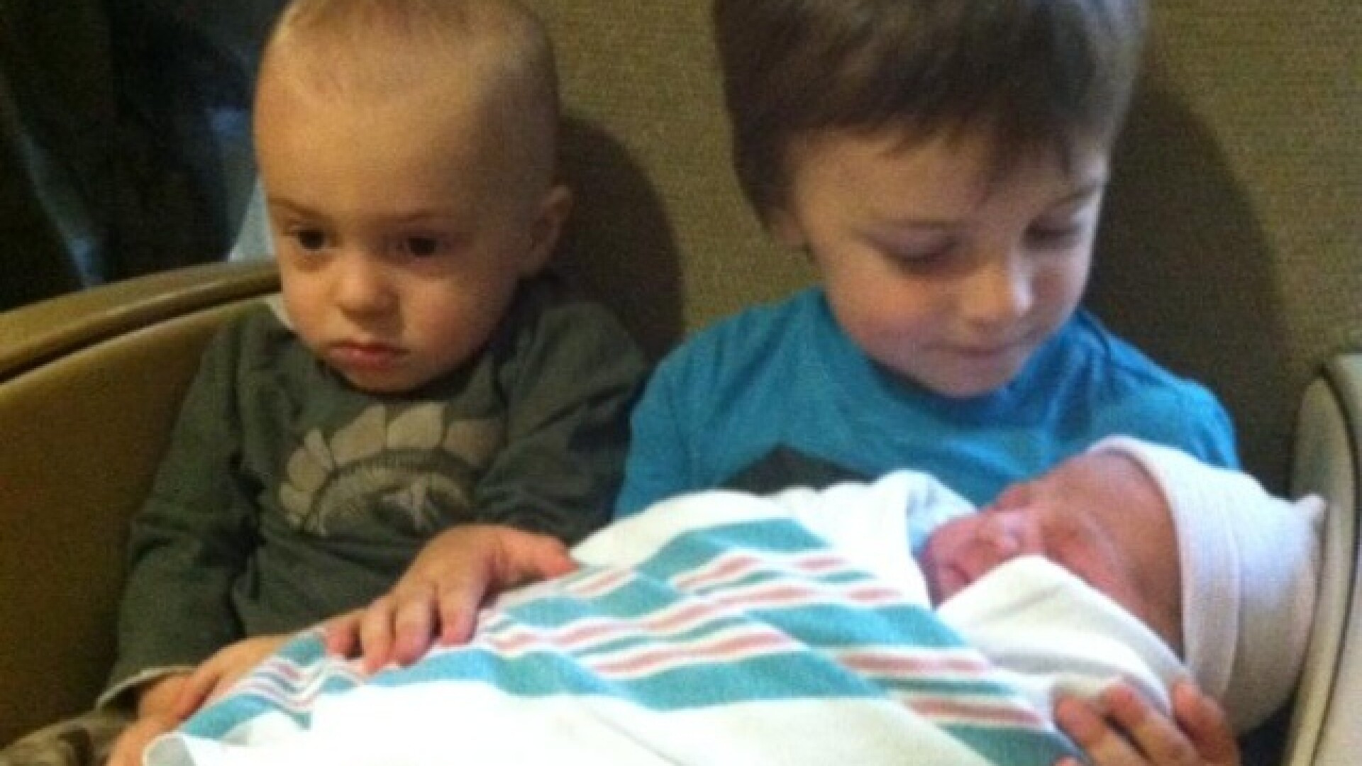 Doi parinti si-au surprins unul dintre copii cu o reactie care i-a lasat fara cuvinte