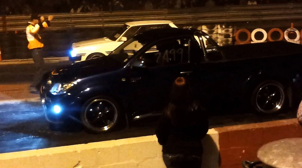 EPIC FAIL! Cel mai incompetent “sofer” de liniute! Spectatorii s-au stricat de ras cand au vazut faza asta! VIDEO