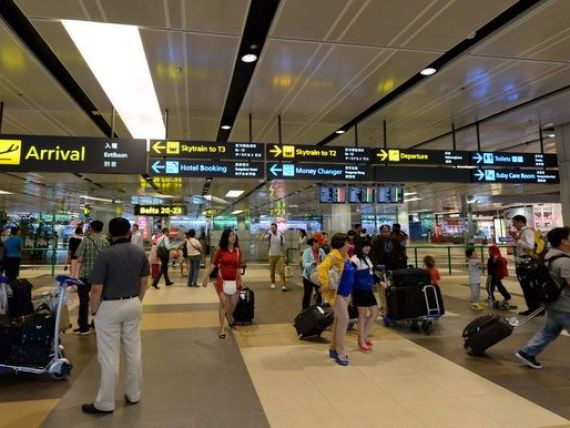 Gafa unei companii aeriene din America la adresa unui cuplu surdo-mut. Cei doi se simt foarte jigniti: “Nu suntem prosti!"