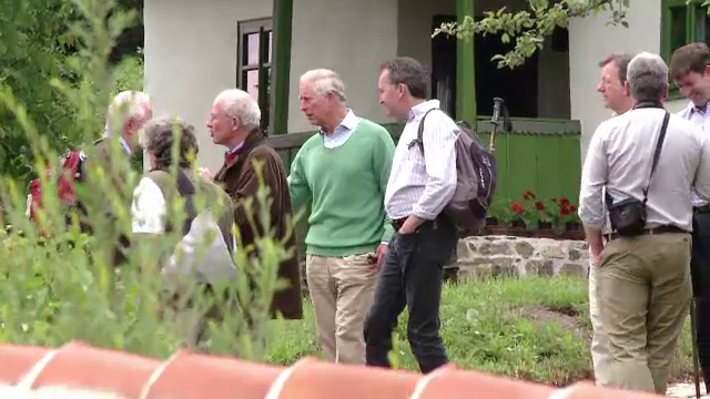 Unii vin sa-l pupe, altii sa-i vanda palinca. Pe Valea Zalanului, totul se leaga de Printul Charles