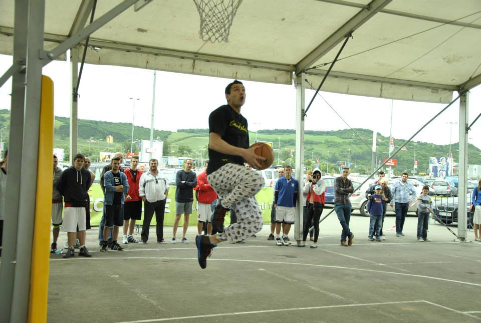 Shal vrea tot mai sus