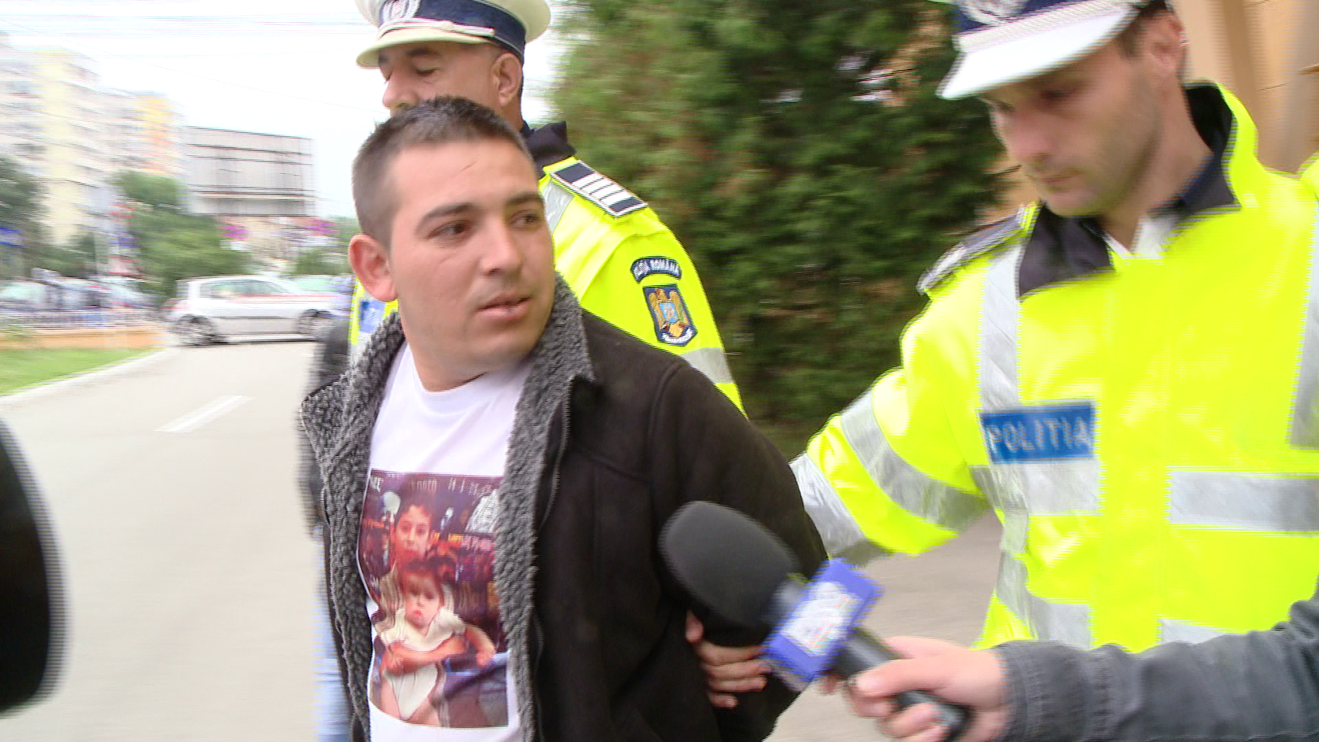 Barbatul care a accidentat o femeie pe trotuar, la Lugoj, a fost arestat. Ce le-a spus judecatorilor