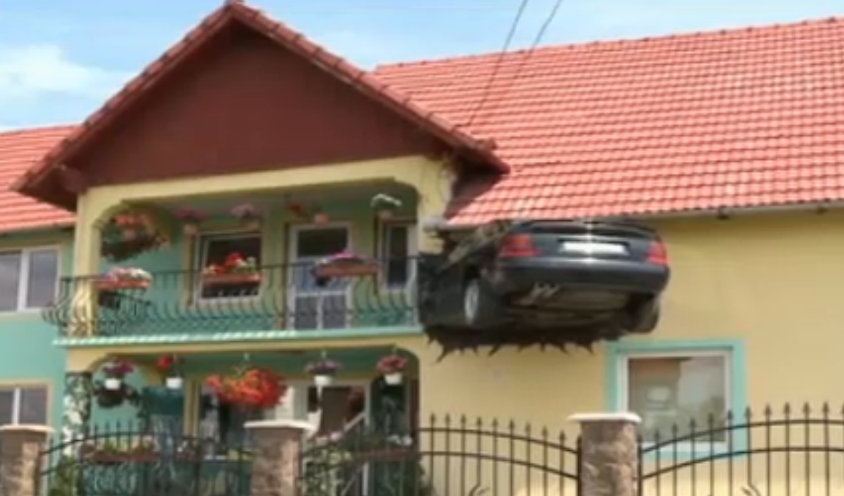 Imaginatia romanilor nu are limite cand vine vorba de impodobit casele