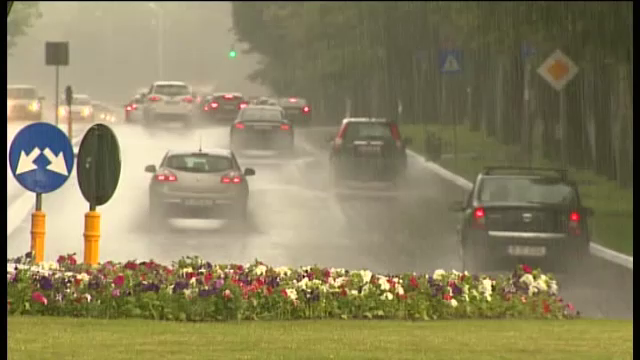 COD GALBEN de ploi torentiale si vijelii in opt judete din tara, joi dupa amiaza. Prognoza meteo pana duminica