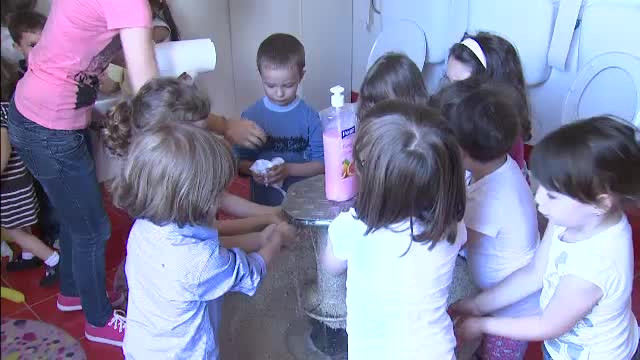 660.000 de locuri in gradinite. Diferenta intre una de 700 lei/luna si una de 620 euro/luna