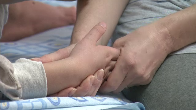 Profesorii unui liceu din Timisoara canta pentru a cumpara saltele bolnavilor de cancer