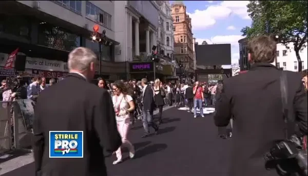 CLIPUL ZILEI: Angelina Jolie, prima aparitie publica la lansarea filmului World War Z, dupa operatia de dubla mastectomie