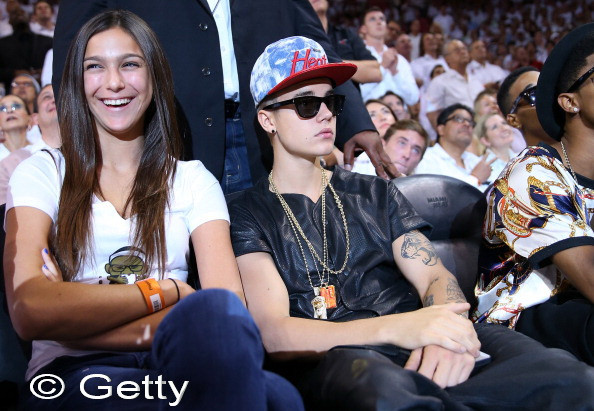 Femeia misterioasa langa care a fost pozat Justin Bieber