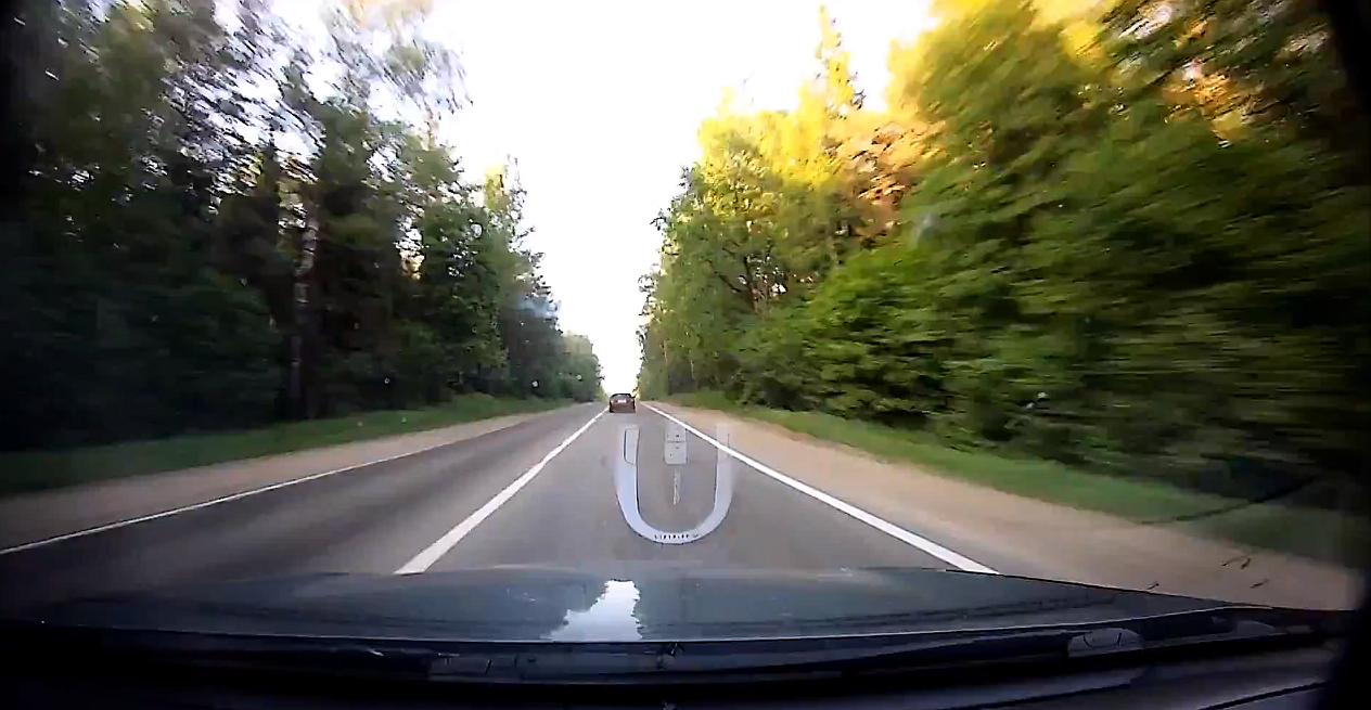 VIDEO Need for Speed pe drumurile din Rusia! A evitat un accident teribil LIKE A BOSS!