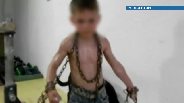 Micul Hercule si fratele lui raman deocamdata in custodia parintilor. Tatal ameninta cu procese