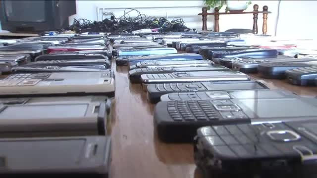 5000 de telefoane gasite anual in puscarii. Solutia ANP: 8 caini, prea stresati sa faca demonstratii