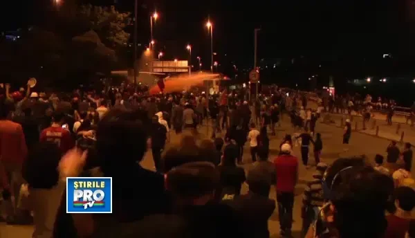 A sasea zi de proteste in Turcia. Protestatarii cer demisia sefilor de politie pentru abuz de forta