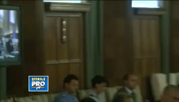 ANM: E posibil ca dimineata sa fie soare, iar la 3-4 inundatii