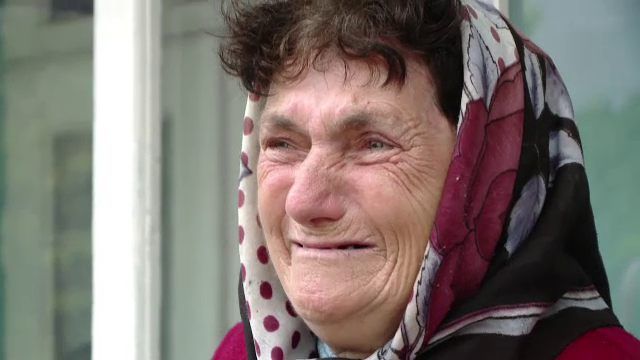 "Sunt aici de 80 de ani si n-am vazut asa ceva". Lacrimile disperate ale oamenilor loviti de viitura