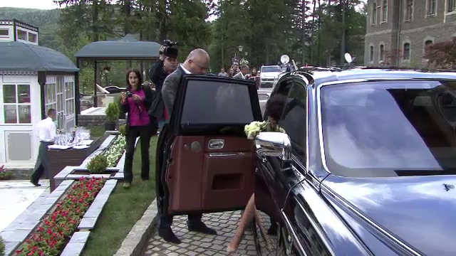 Cand s-a dat jos din masina, lumea s-a oprit in loc! Iata cum a aratat MIREASA lui Lucian Bute