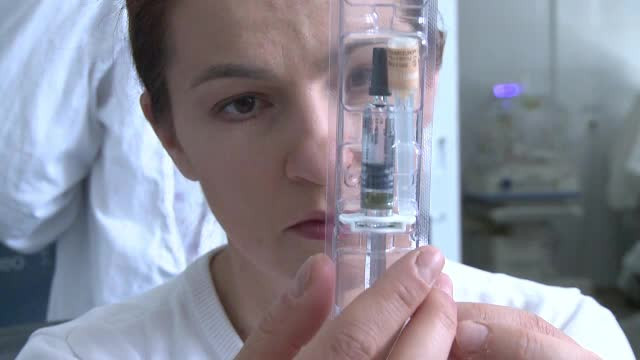 Romania, te iubesc. Vaccinurile, comparate cu E-urile alimentare. Ce contin si ce reactii adverse au