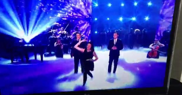 Simon Cowell, "atacat" cu oua in finala "Britanicii cu talent" de o fosta concurenta. VIDEO