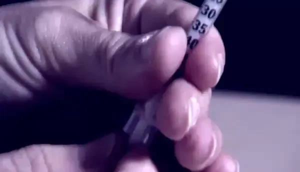 Vaccinul, mit si adevar, partea 1. Cat de mari sunt riscurile vaccinurilor pe care medicii romani le fac pe banda rulanta