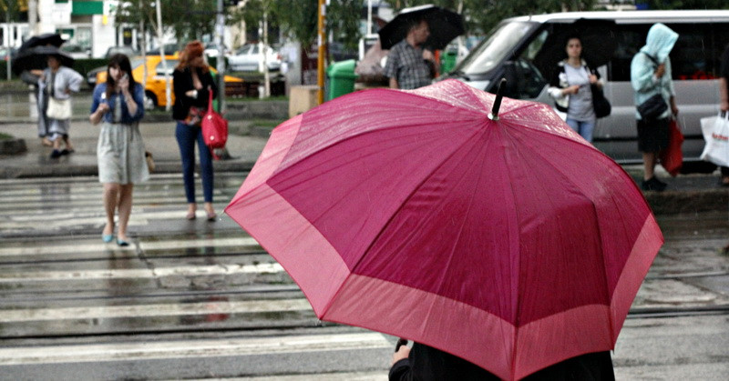 Saptamana incepe cu ploi si temperaturi in scadere. Prognoza meteo pana joi