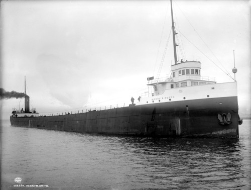 Un vas fantoma, disparut acum 100 de ani, a fost gasit pe fundul unui lac din Michigan