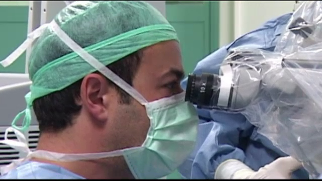 Un barbat cu tumoare de 8 centimetri la creier, operat cu succes, pro bono, in Capitala