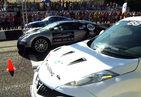 Nissan Juke-R vs Veyron