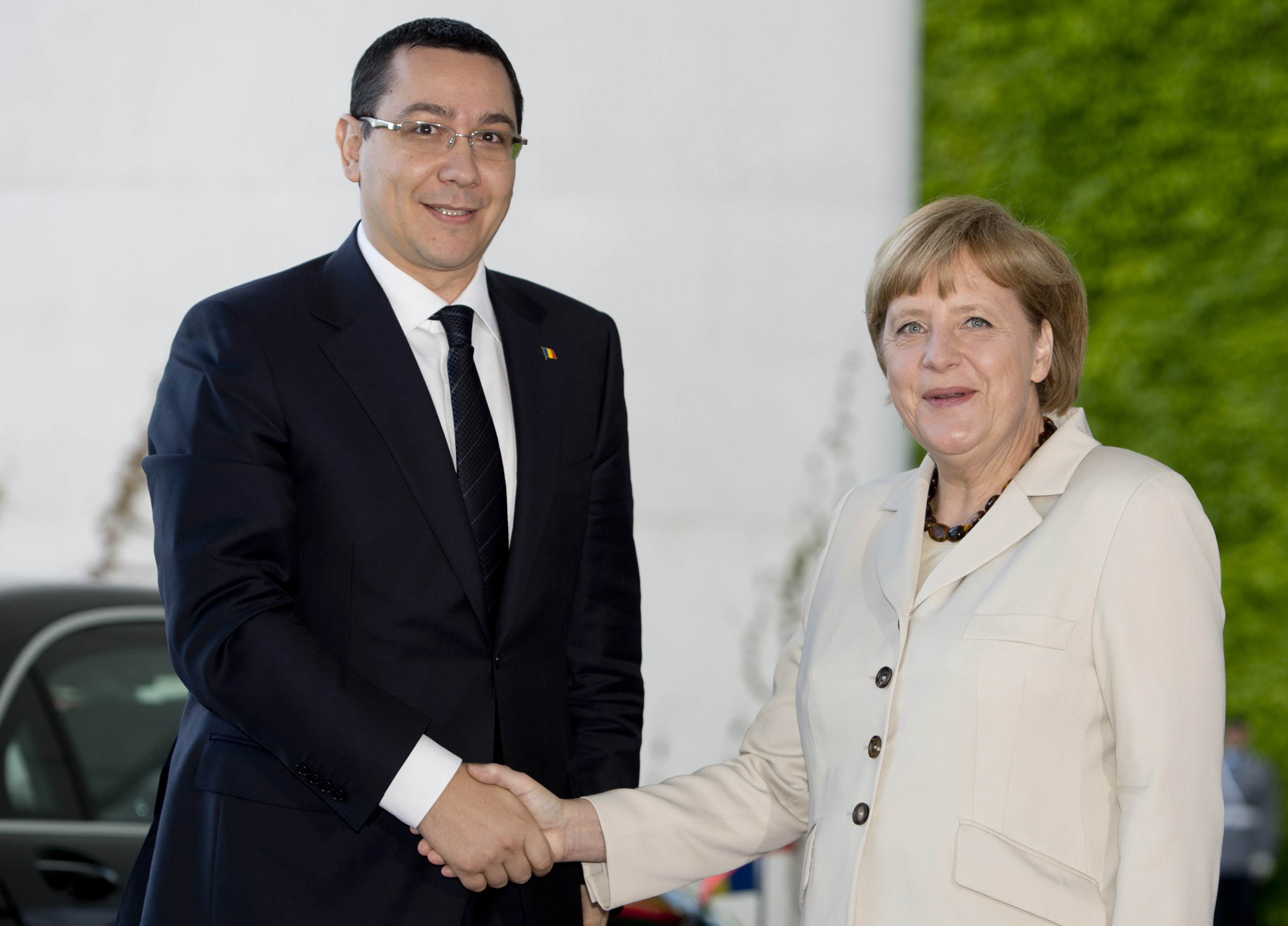 Merkel:"Germania vrea sa fie partener al Romaniei, important sa fie respectat statul de drept"