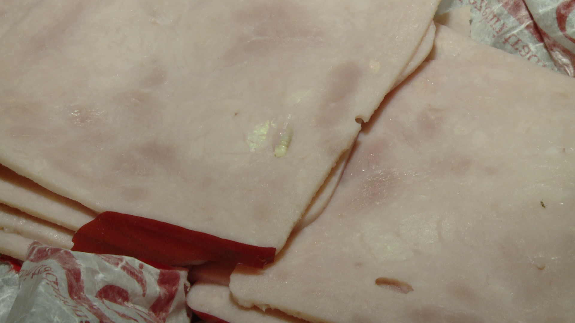 Ce a gasit o timisoreanca in sunca este de-a dreptul revoltator. "Fetita mea a mancat asta"