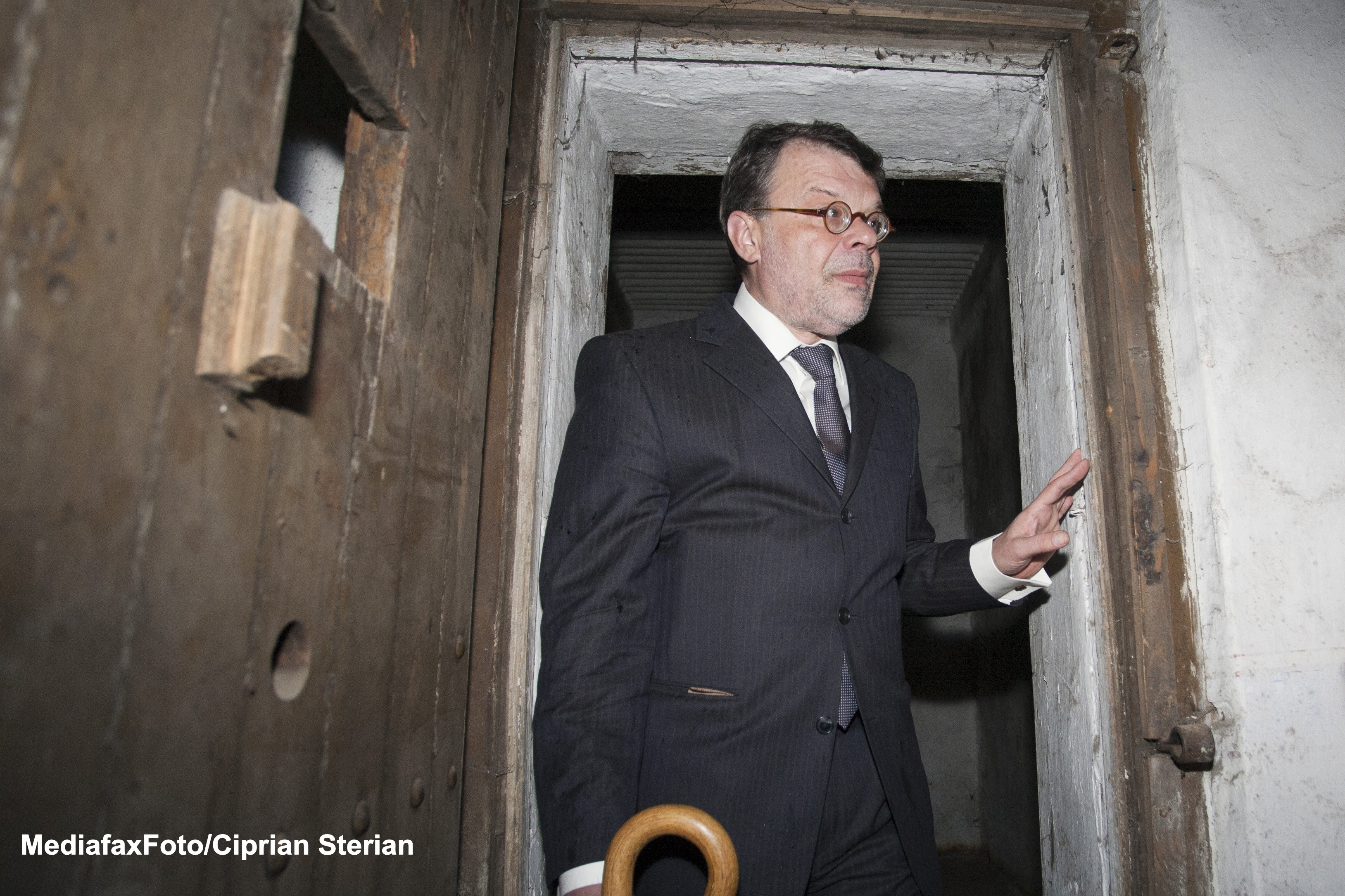 Ponta il cearta in public pe Barbu pentru declaratiile fata de Germania: Nu sunteti analist politic