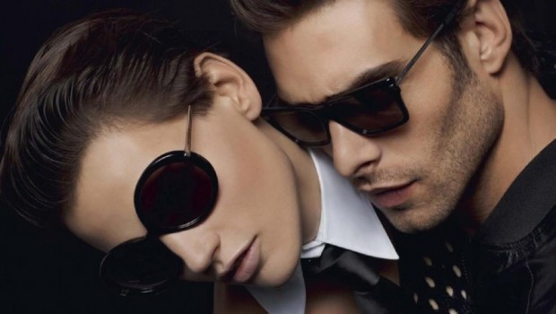 "Echilibreaza fetele urate!" Ce spune Karl Lagerfeld despre noua linie de ochelari: VIDEO