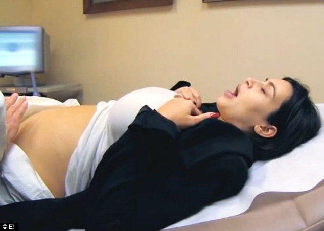 Kim Kardashian a nascut prematur. Vedeta a adus pe lume o fetita