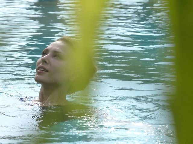 Iulia Vantur, Facebook, in piscina