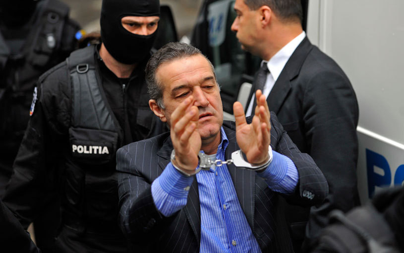 Gigi Becali, "salvat de buna-credinta". Ancheta in cazul banilor gasiti in pantalonii sai, clasata