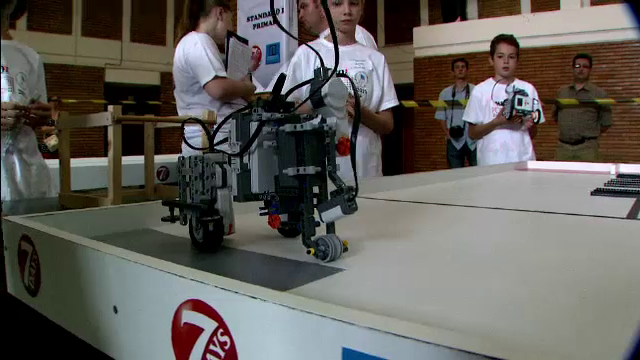 Inventiile spectaculoase ale copiilor de 12 ani in finala Olimpiadei de robotica din Romania