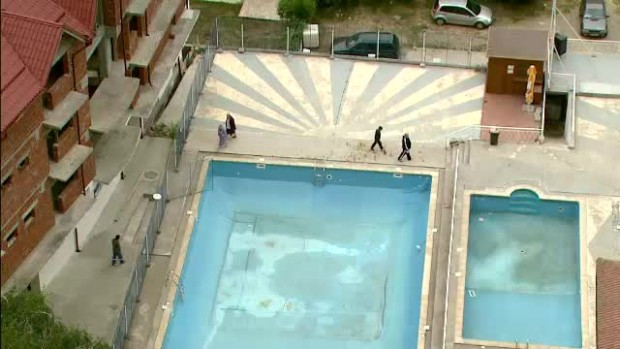 Bai de namol fara namol si turisti in mijlocul santierului. Cum s-a ales praful de turismul balnear