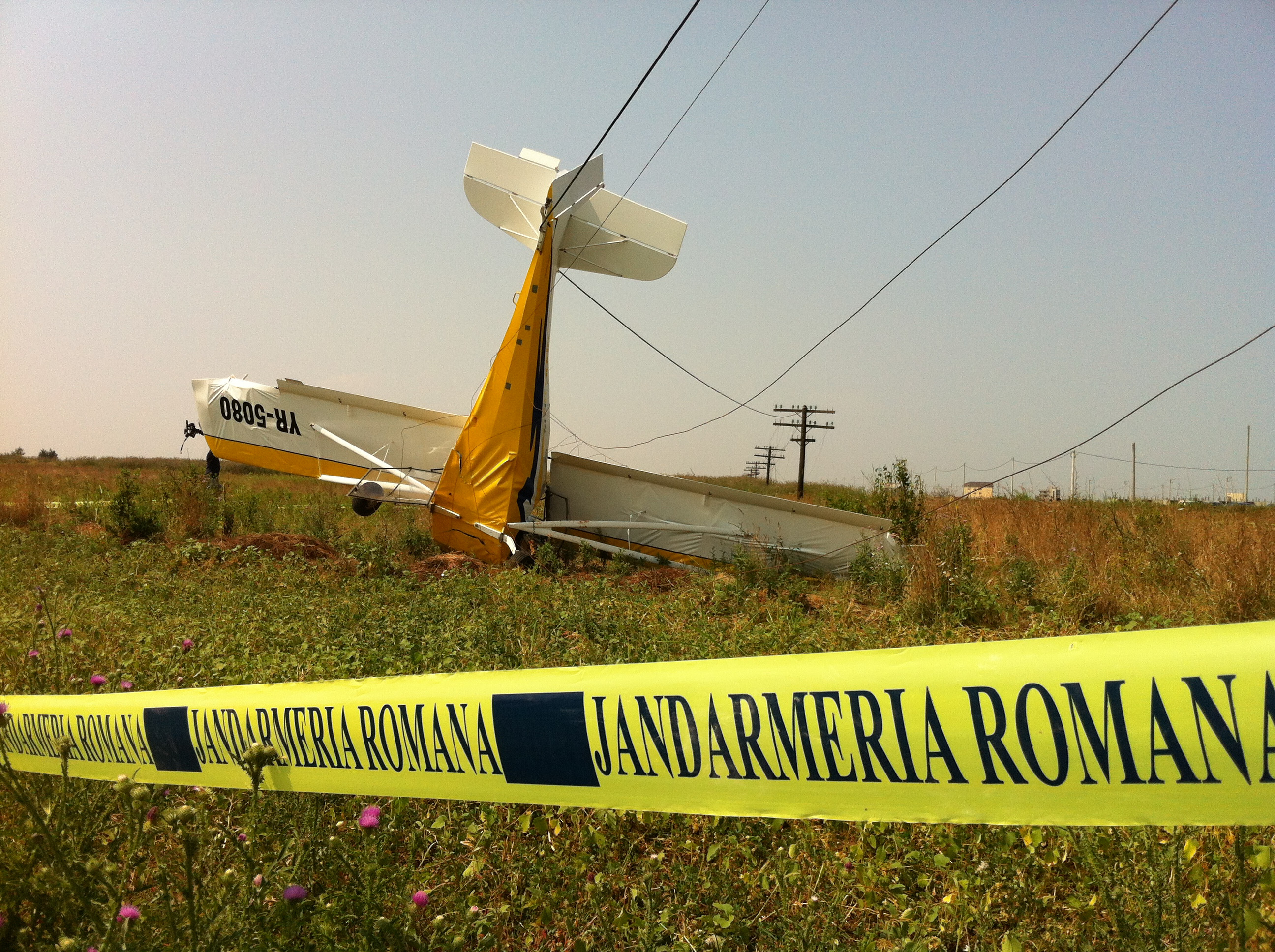 Doi pasageri au decedat, dupa ce un avion de mici dimensiuni s-a prabusit langa Iasi