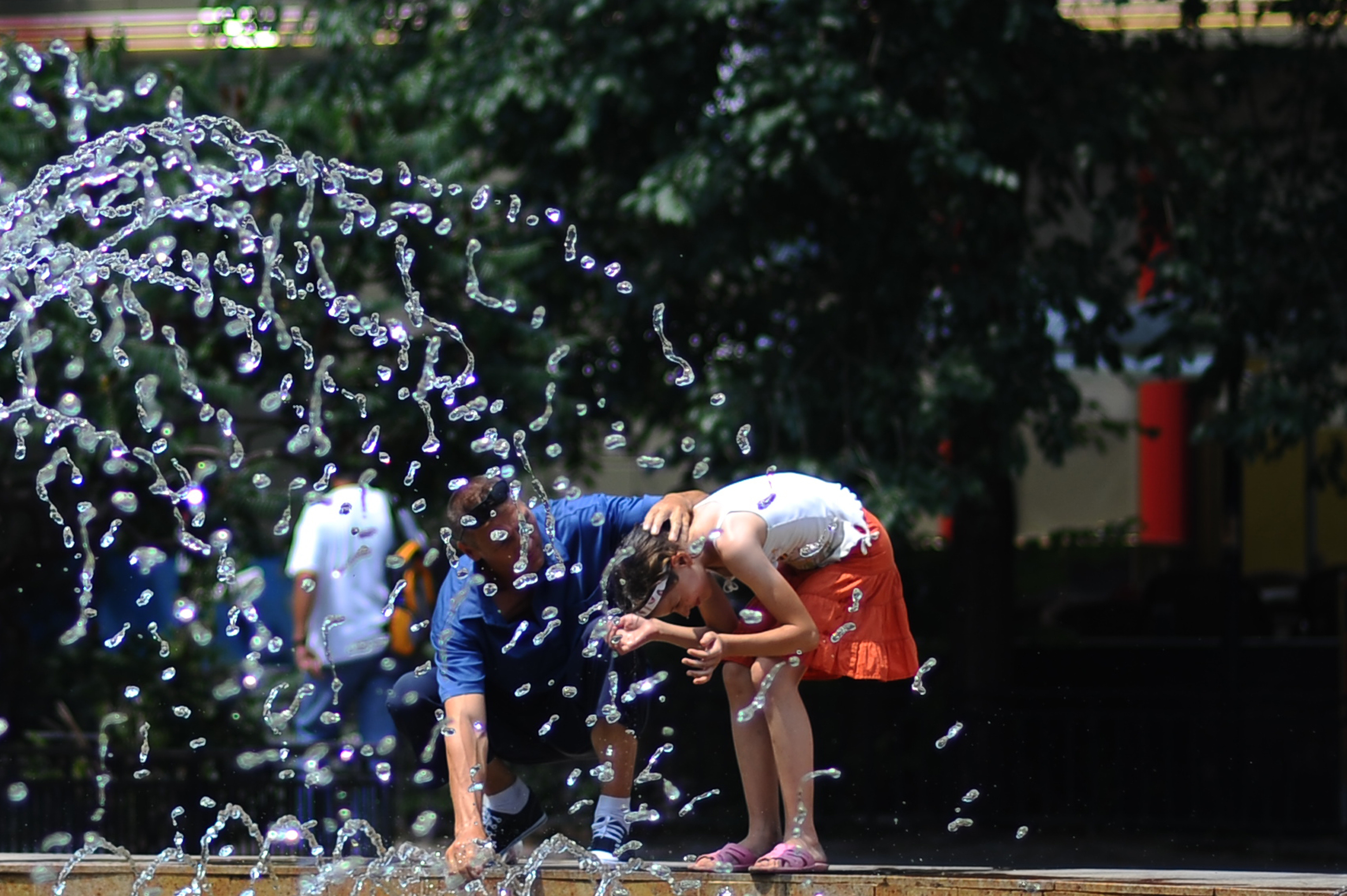 Luna iulie isi merita numele popular de "cuptor". Banatul este dominat de cod portocaliu de canicula