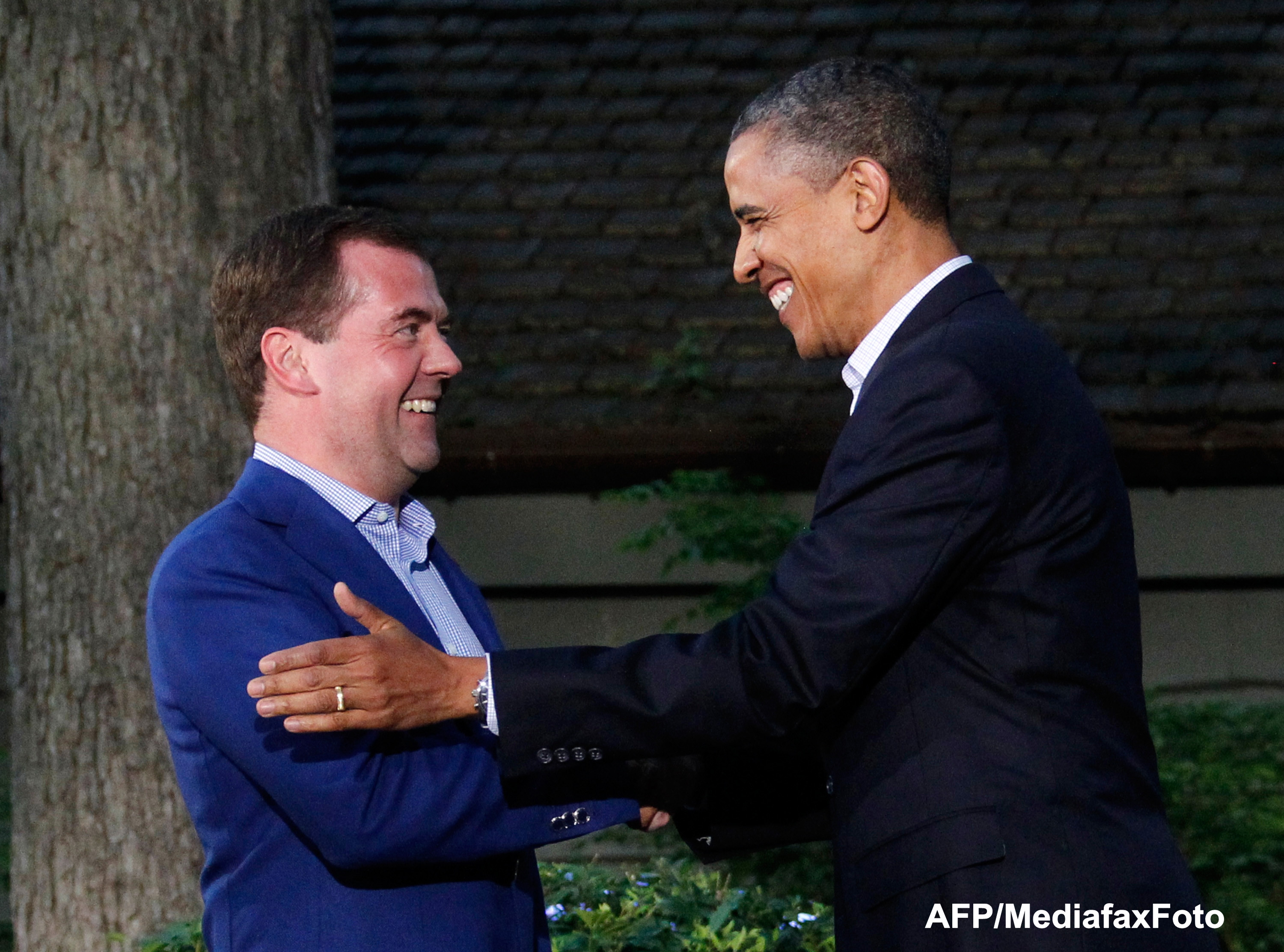 The Guardian: Spionii americani din NSA i-au ascultat telefonul lui Medvedev cand a fost la Londra