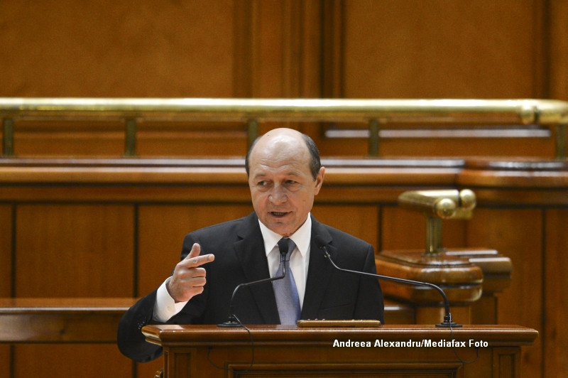 Referendumul lui Basescu, privind Parlament unicameral cu 300 de alesi, a primit aviz favorabil