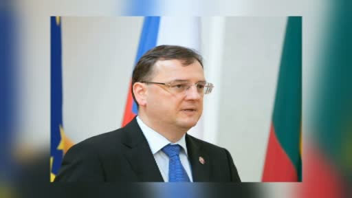 Premierul Cehiei, supranumit "Domnul fara pata", a demisonat. Cine e "influenta blonda"